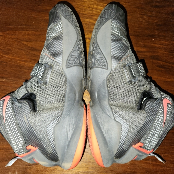 Nike Lebron James Soldier 9 size7Y - Picture 4 of 8